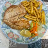 Pechuga de pollo a la plancha con patatas fritas
